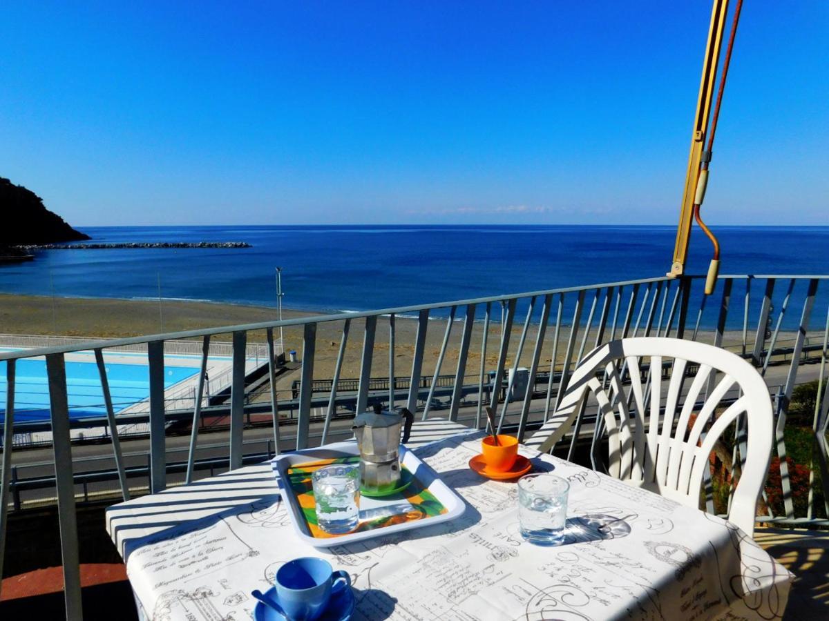 Trilocale Con Meravigliosa Vista Mare, ليفانتو المظهر الخارجي الصورة