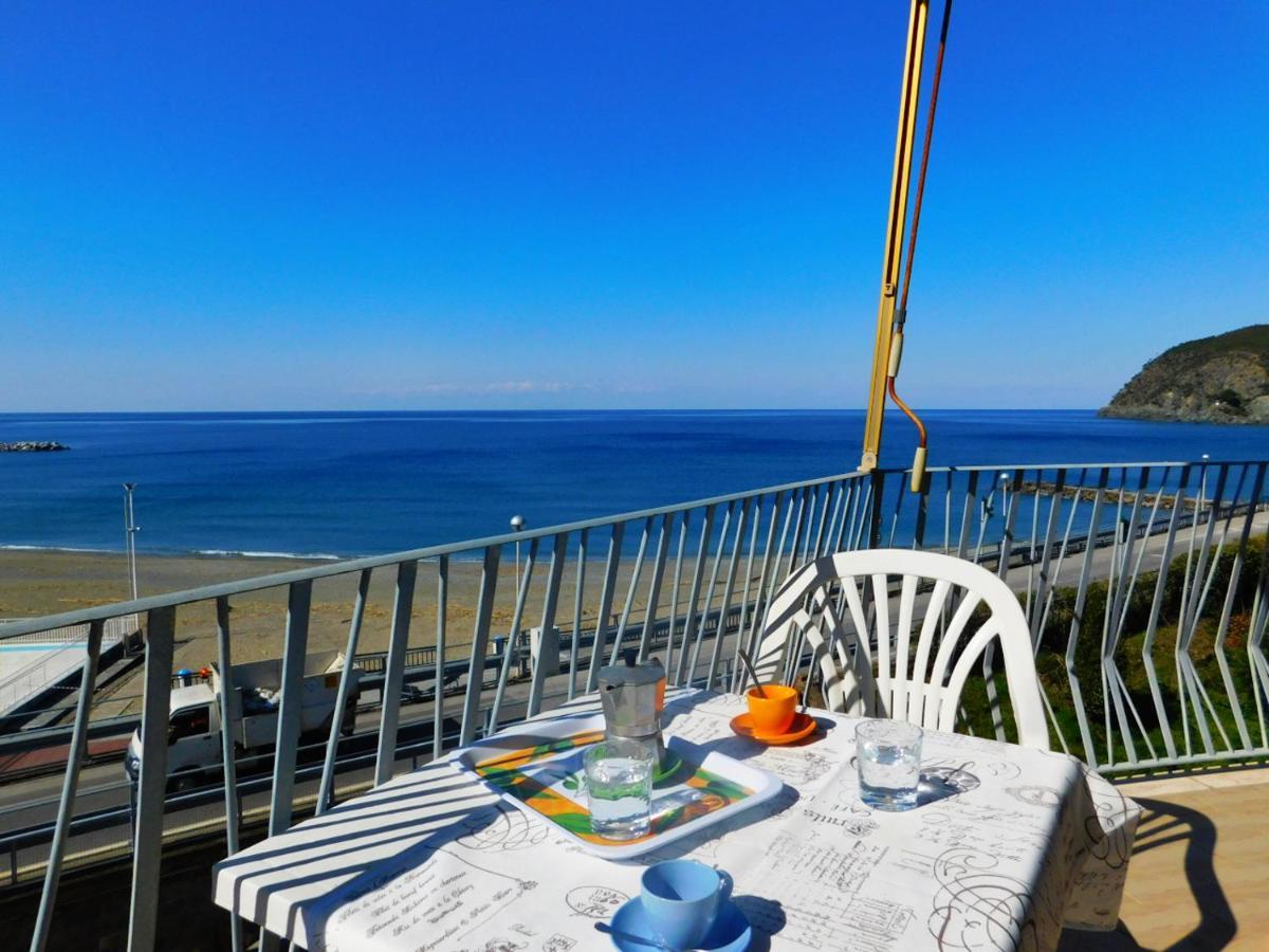 Trilocale Con Meravigliosa Vista Mare, ليفانتو المظهر الخارجي الصورة